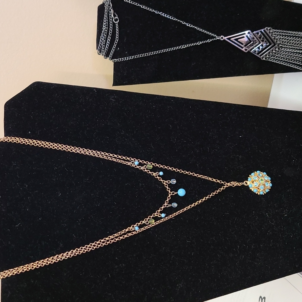 Necklaces - Picture 2 of 4